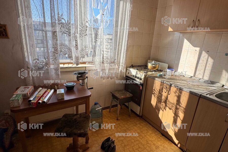 Продаж квартири Харків, ХТЗ, Рогань, 26м²