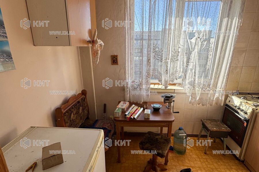 Продаж квартири Харків, ХТЗ, Рогань, 26м²