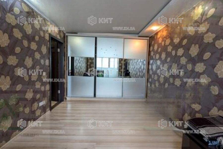 Продаж квартири Харків, ХТЗ, Рогань, 33м²
