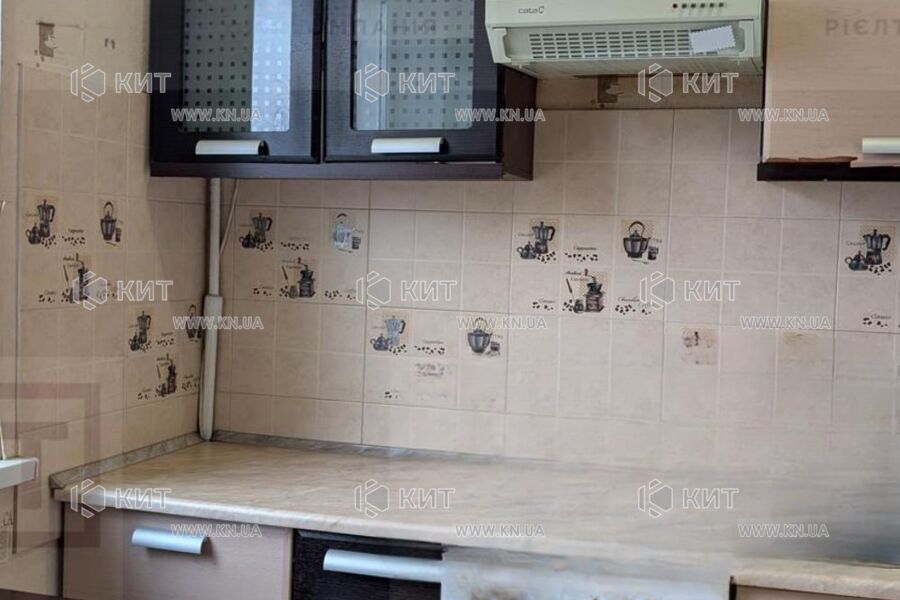 Продаж квартири Харків, ХТЗ, Рогань, 33м²