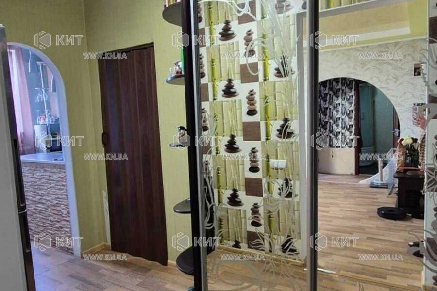 Продаж квартири Харків, ХТЗ, Рогань, 57м²