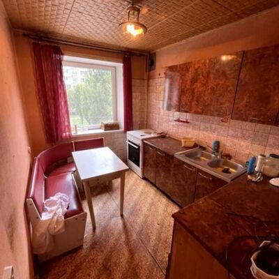 Продажа 	 Харків,  Аерокосмічний (Гагаріна) пр.   180/2