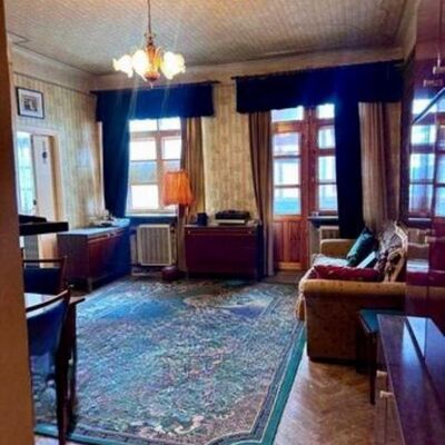 Продажа 	 Харків,  Куликівський узвіз (Революції) вул.   8/10