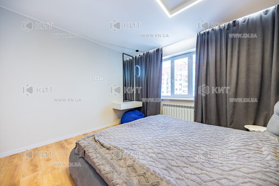 Продажа квартиры Харьков, Алексеевка, 70м²