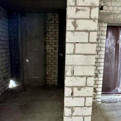 Продажа 	 Харків, Ньютона Сергія Барсукова (Федоренка) вул.   2Б