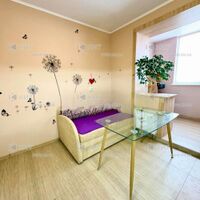 Продаж квартири Харків, ХТЗ, Рогань, 47м²