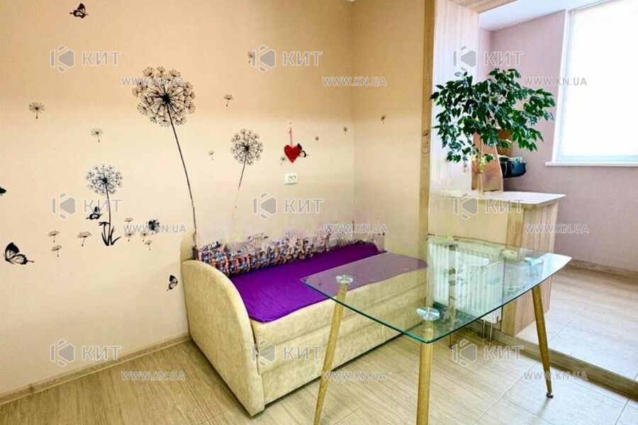 Продаж квартири Харків, ХТЗ, Рогань, 47м²