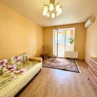 Продаж квартири Харків, ХТЗ, Рогань, 47м²