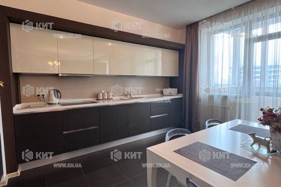 Продаж квартири Харків, Наукова, 135м²