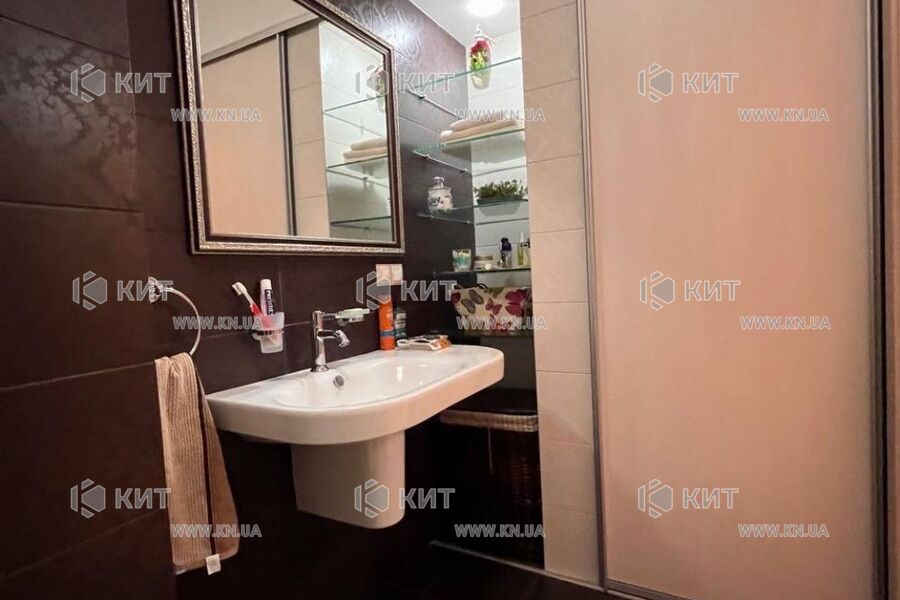 Продаж квартири Харків, Наукова, 135м²