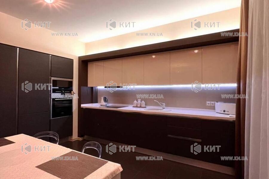 Продаж квартири Харків, Наукова, 135м²