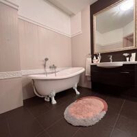 Продаж квартири Харків, Наукова, 135м²