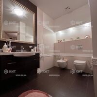 Продаж квартири Харків, Наукова, 135м²