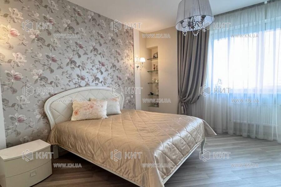 Продаж квартири Харків, Наукова, 135м²