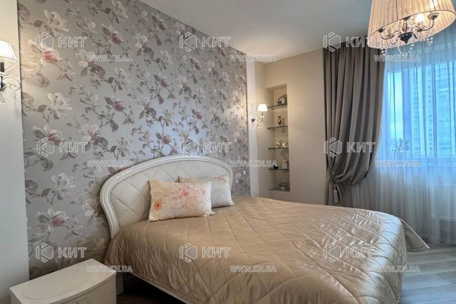 Продаж квартири Харків, Наукова, 135м²