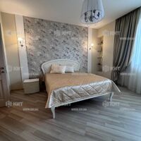 Продаж квартири Харків, Наукова, 135м²