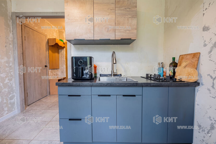 Продаж квартири Харків, ХТЗ, Рогань, 26м²