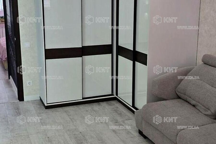 Продаж квартири Харків, ХТЗ, Рогань, 64.3м²
