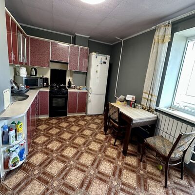 Продажа 	 Харків,  Глобинська (Маршала Батицького) вул.   10