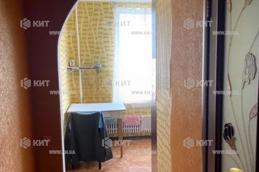Продаж квартири Харків, ХТЗ, Рогань, 33м²