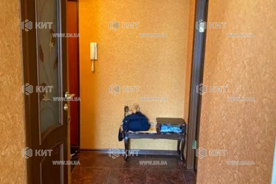 Продаж квартири Харків, ХТЗ, Рогань, 33м²