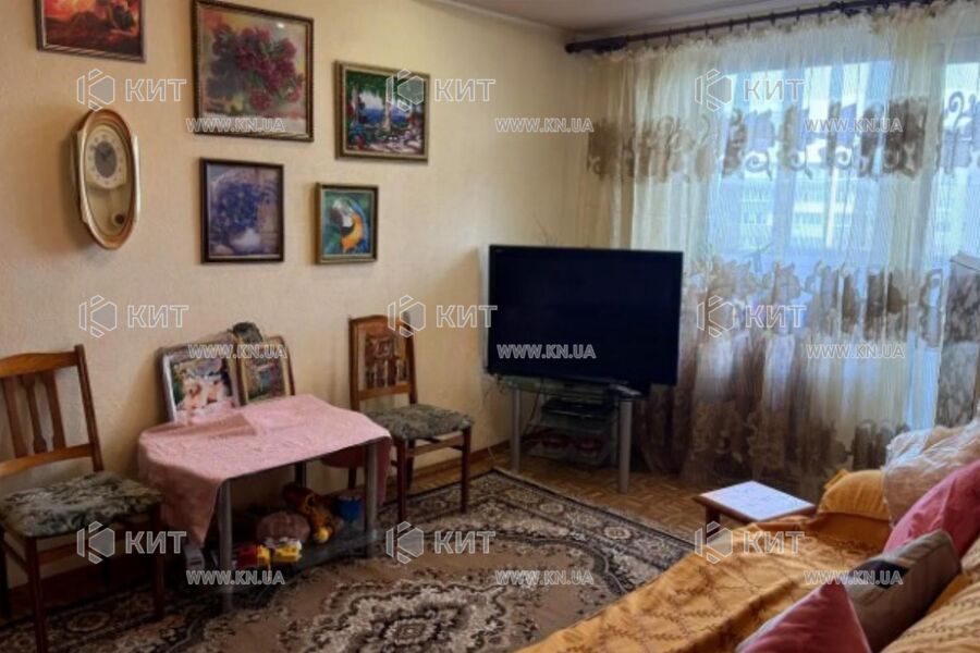 Продаж квартири Харків, ХТЗ, Рогань, 40м²