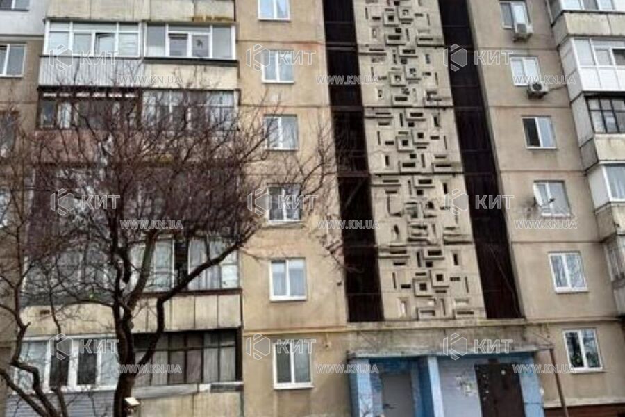 Продаж квартири Харків, ХТЗ, Рогань, 40м²