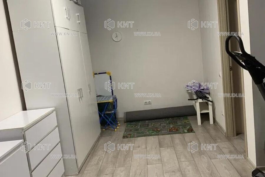 Продаж квартири Харків, ХТЗ, Рогань, 40м²