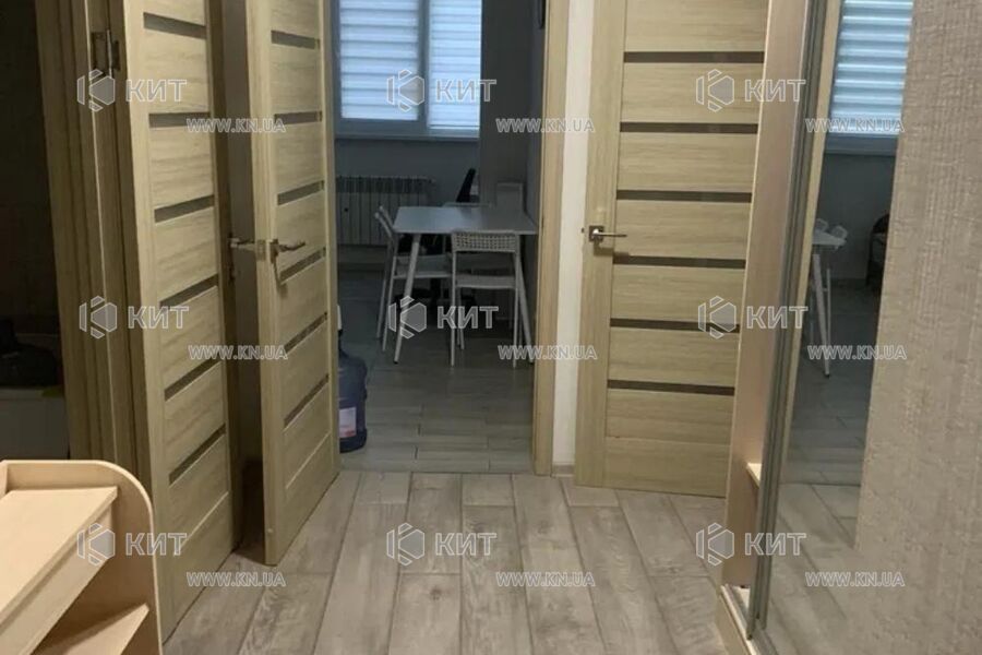 Продаж квартири Харків, ХТЗ, Рогань, 40м²