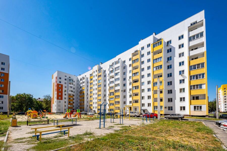 Продаж квартири Харків, ХТЗ, Рогань, 74м²
