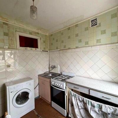 Продажа 	 Харків,  Аерокосмічний (Гагаріна) пр.   167а