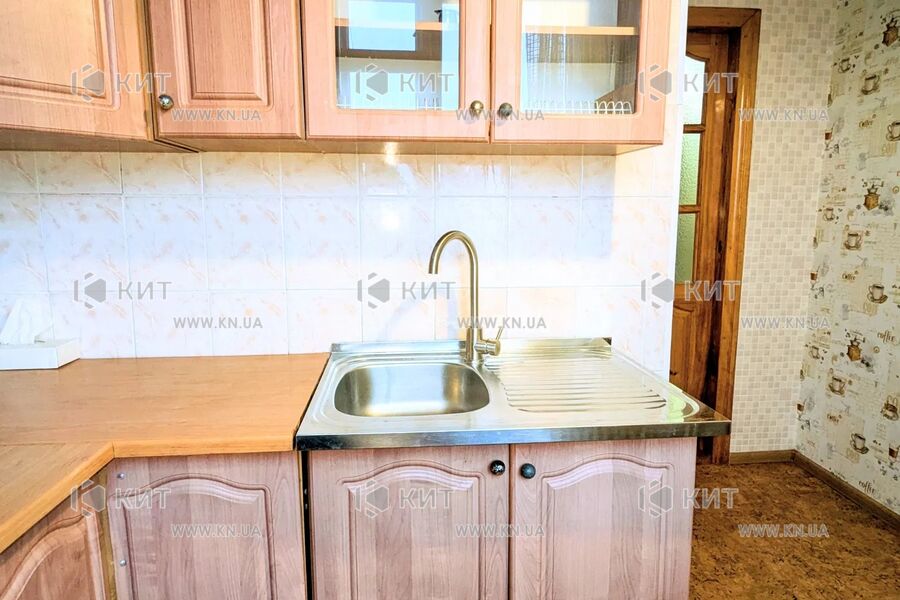 Продаж квартири Харків, ХТЗ, Рогань, 33м²