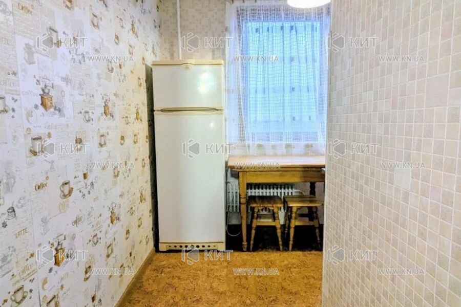 Продаж квартири Харків, ХТЗ, Рогань, 33м²