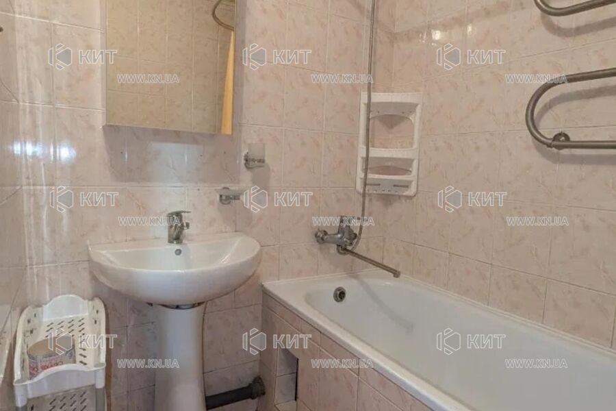Продаж квартири Харків, ХТЗ, Рогань, 33м²