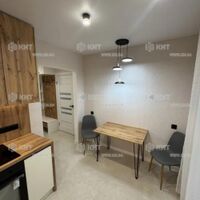 Продаж квартири Харків, ХТЗ, Рогань, 37м²