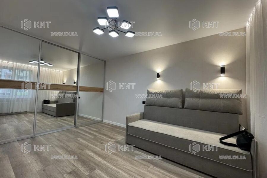 Продаж квартири Харків, ХТЗ, Рогань, 37м²