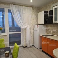 Продаж квартири Харків, ХТЗ, Рогань, 39м²