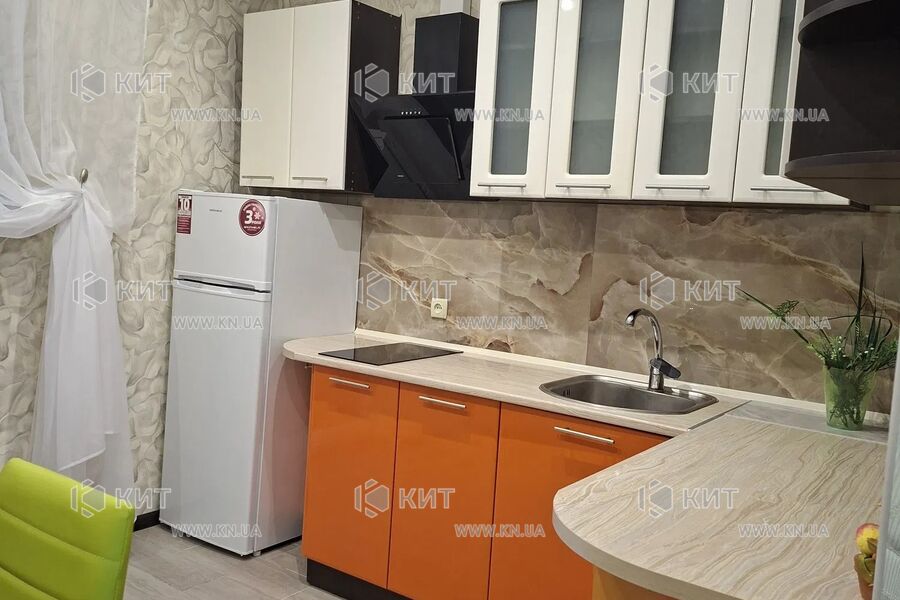Продаж квартири Харків, ХТЗ, Рогань, 39м²
