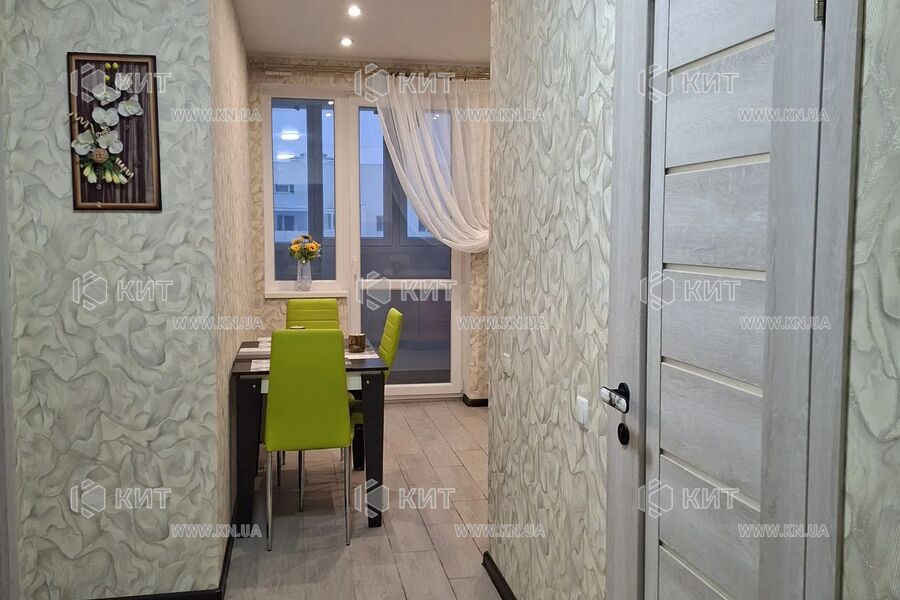 Продаж квартири Харків, ХТЗ, Рогань, 39м²