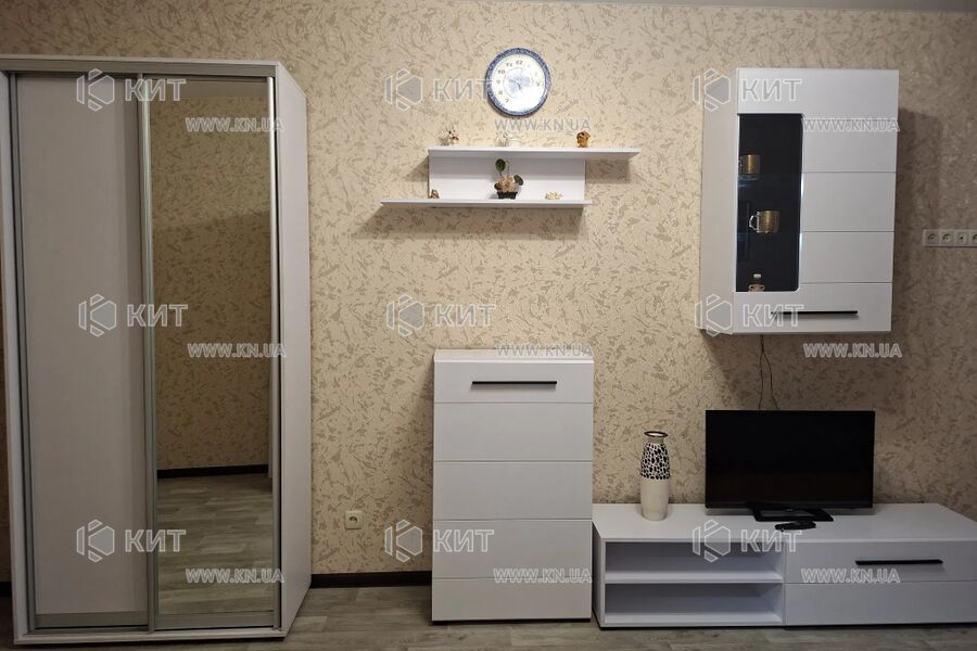 Продаж квартири Харків, ХТЗ, Рогань, 39м²