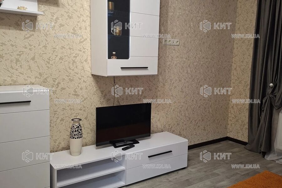 Продаж квартири Харків, ХТЗ, Рогань, 39м²