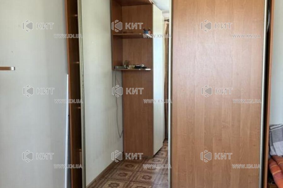 Продаж квартири Харків, ХТЗ, Рогань, 21м²
