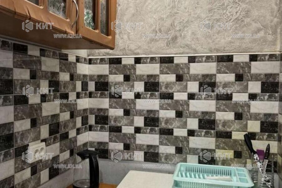 Продаж квартири Харків, ХТЗ, Рогань, 21м²