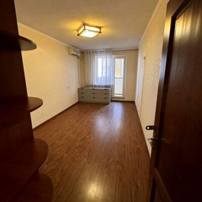 Продажа 	 Харків,  Амосова (Корчагінців) вул.   13