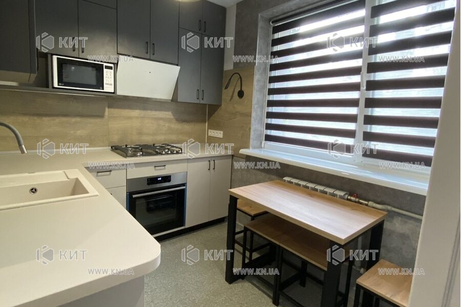Продаж квартири Харків, ХТЗ, Рогань, 71.8м²