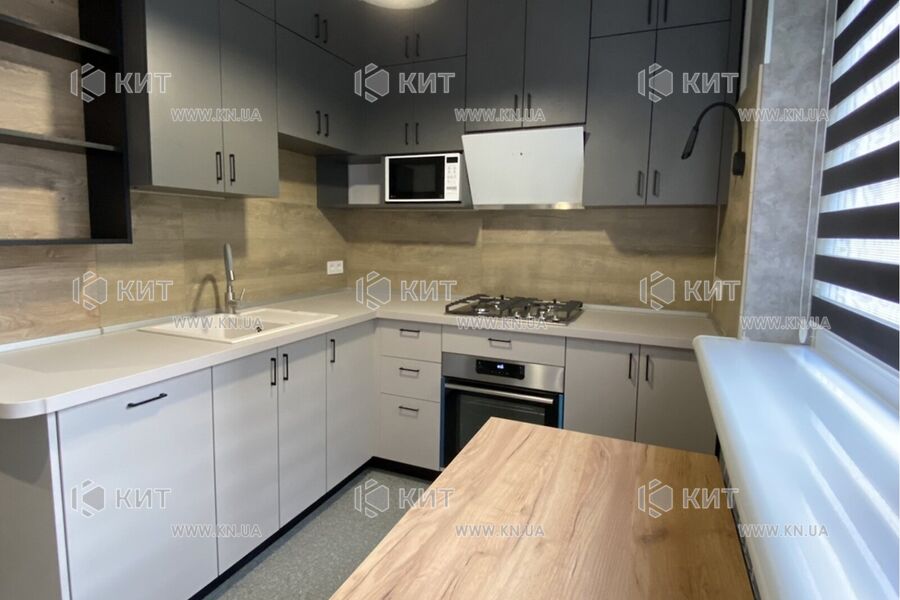Продаж квартири Харків, ХТЗ, Рогань, 71.8м²