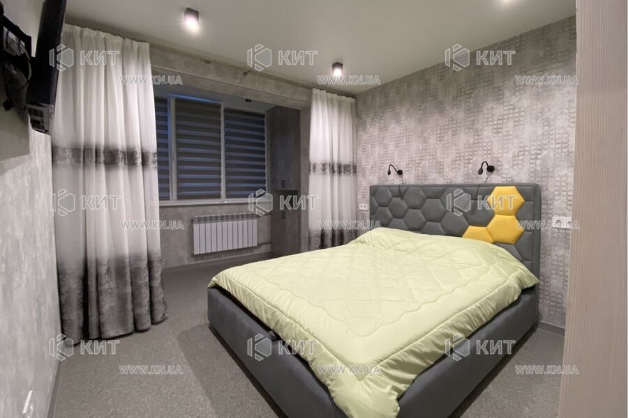 Продаж квартири Харків, ХТЗ, Рогань, 71.8м²