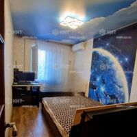 Продаж квартири Харків, ХТЗ, Рогань, 43м²