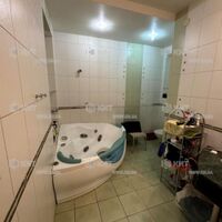 Продаж квартири Харків, Наукова, 217м²