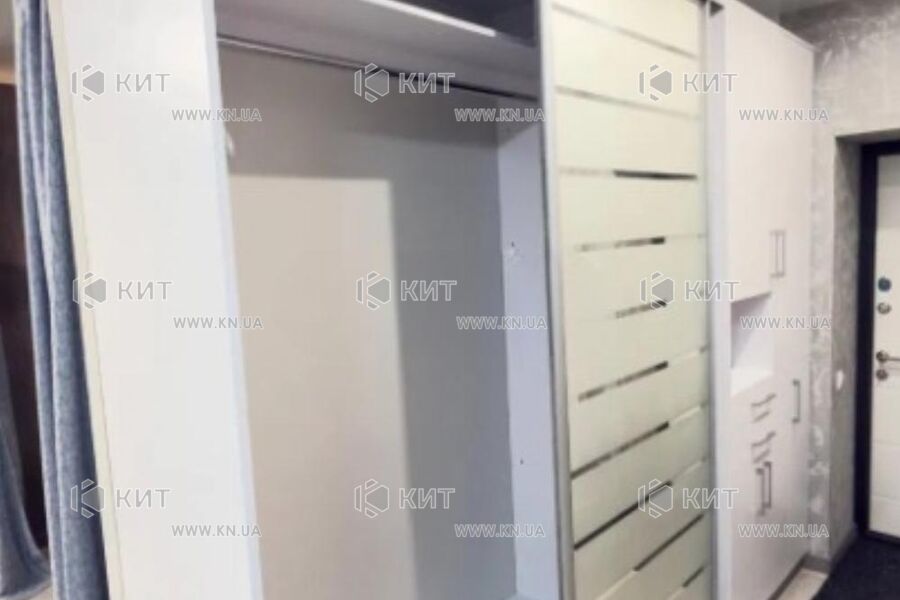 Продаж квартири Харків, ХТЗ, Рогань, 40м²